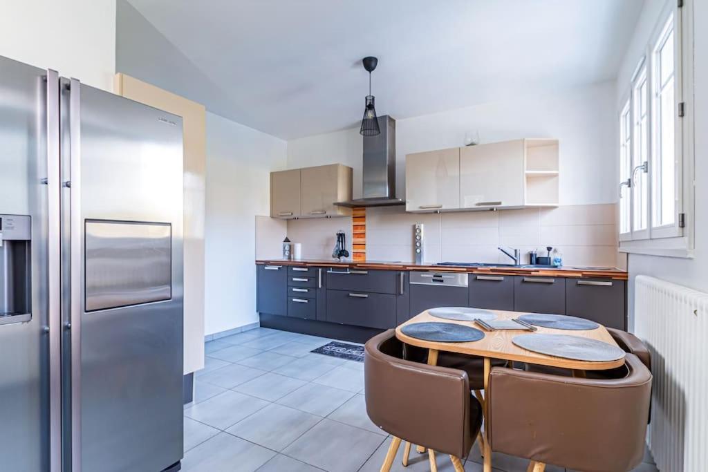 Charmante Maison Au Calme Yerres Exteriér fotografie